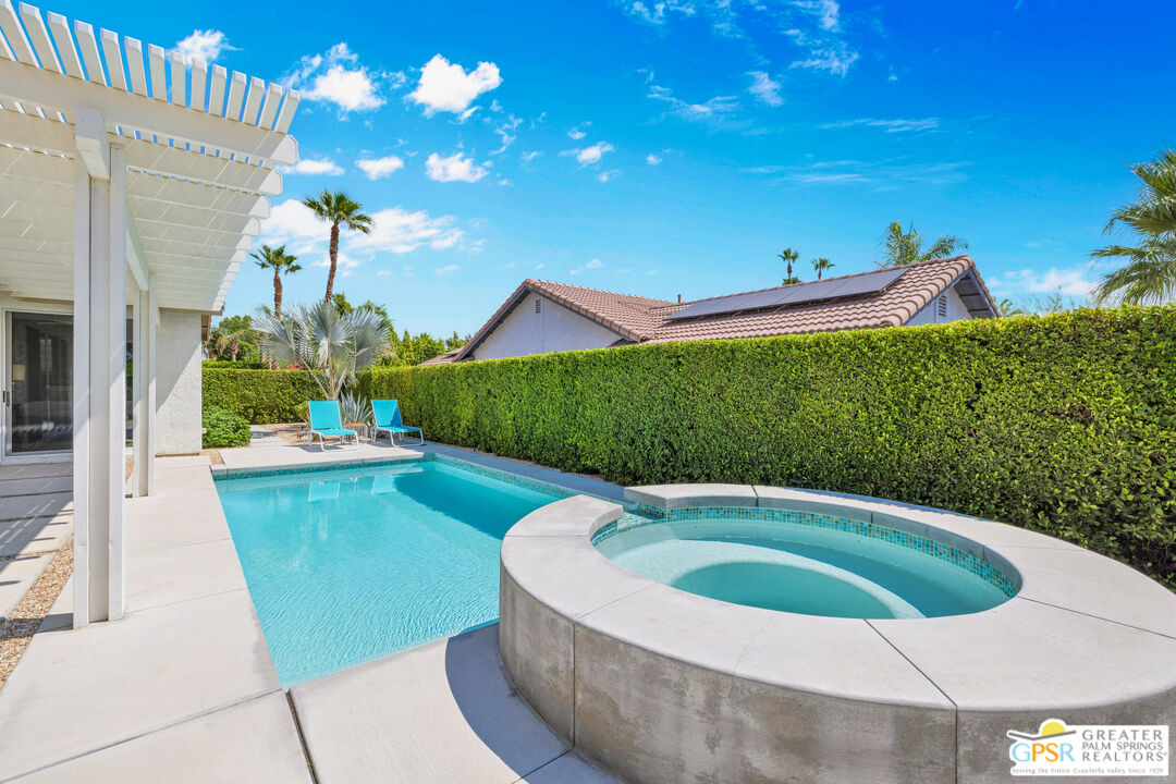 2110 N Paseo De Anza