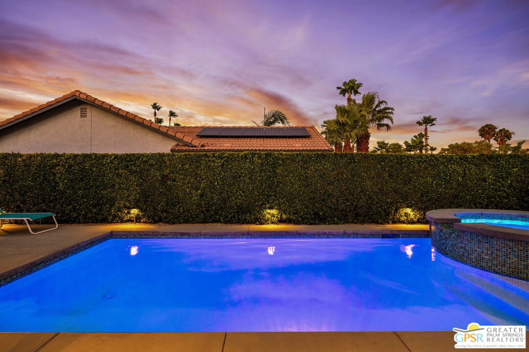 2110 N Paseo De Anza