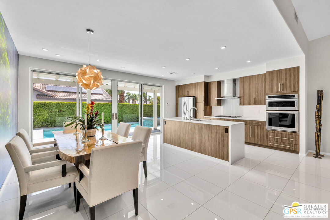 2110 N Paseo De Anza