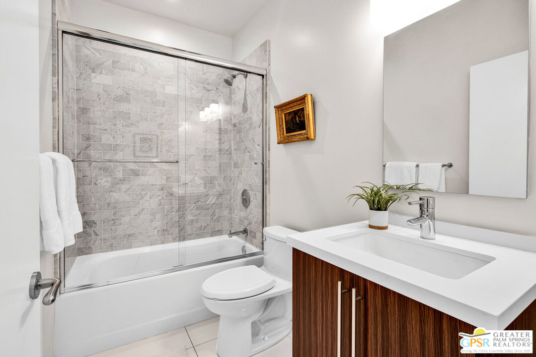 2110 N Paseo De Anza