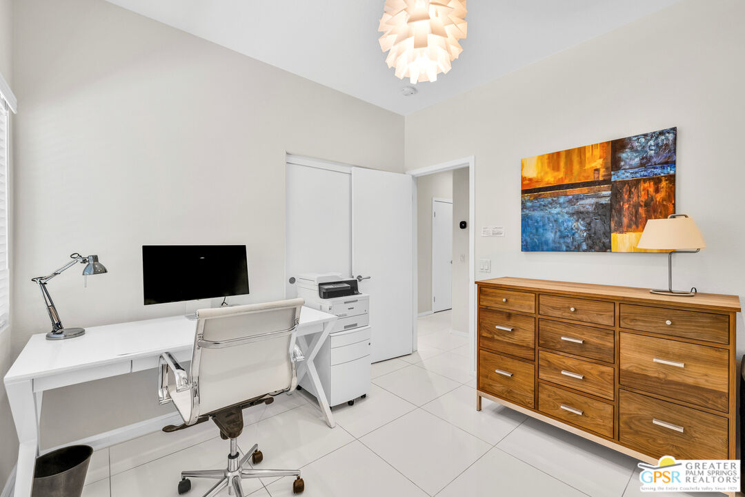 2110 N Paseo De Anza