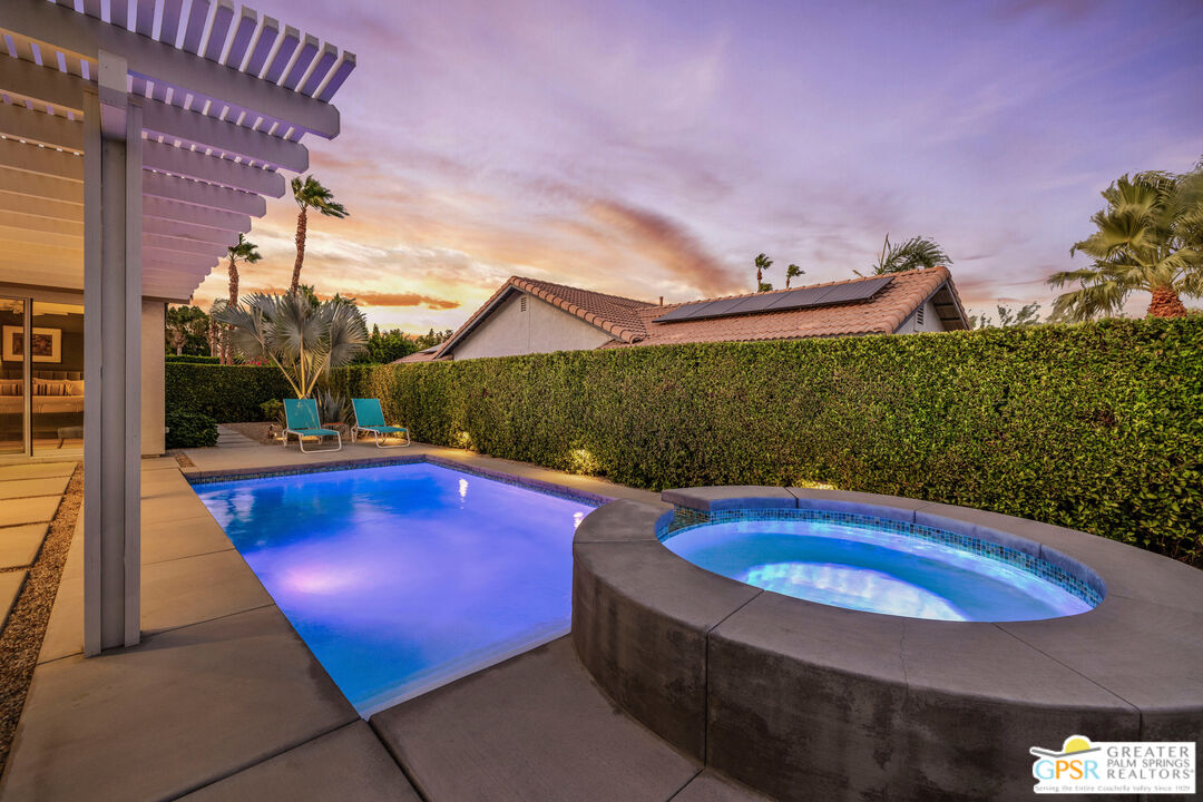 2110 N Paseo De Anza
