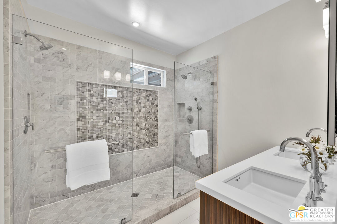 2110 N Paseo De Anza