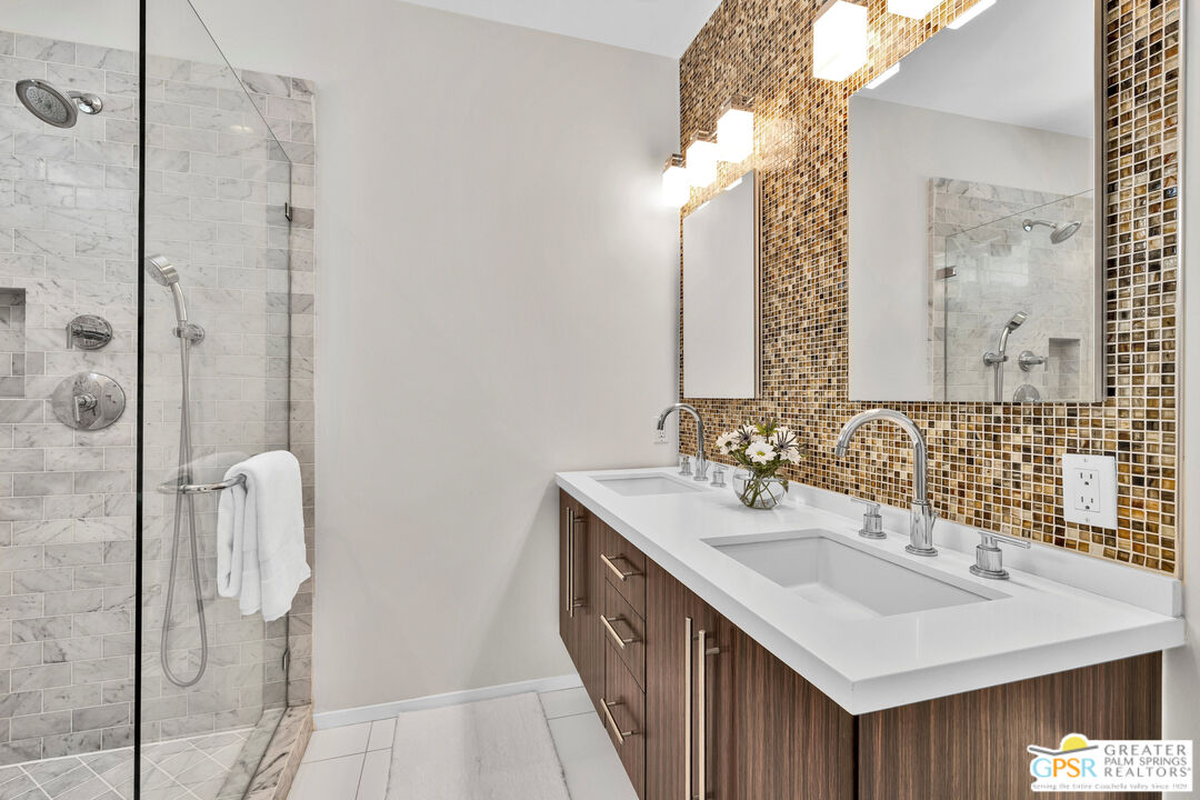 2110 N Paseo De Anza