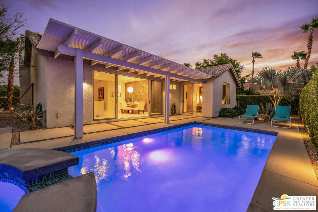 2110 N Paseo De Anza