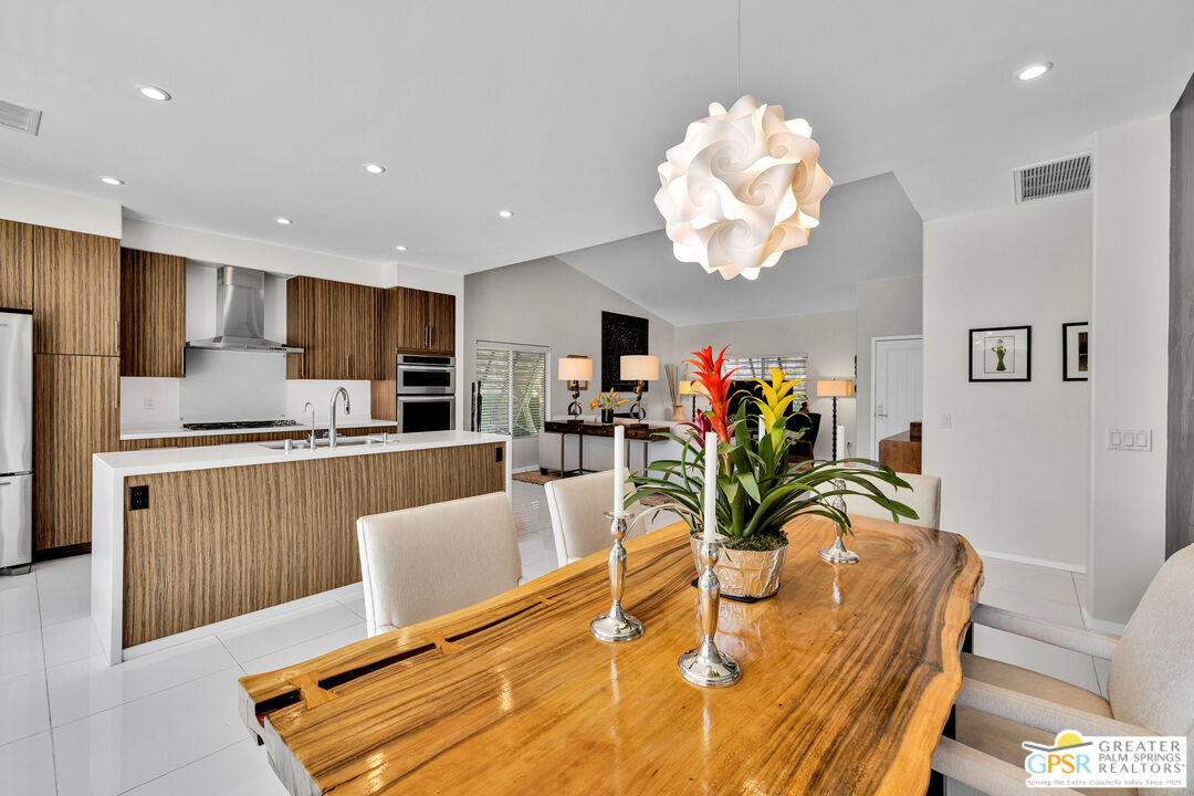 2110 N Paseo De Anza