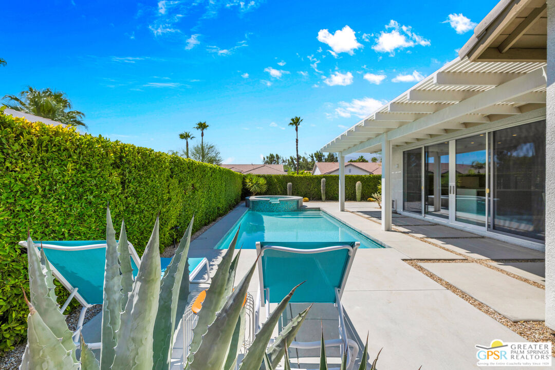 2110 N Paseo De Anza