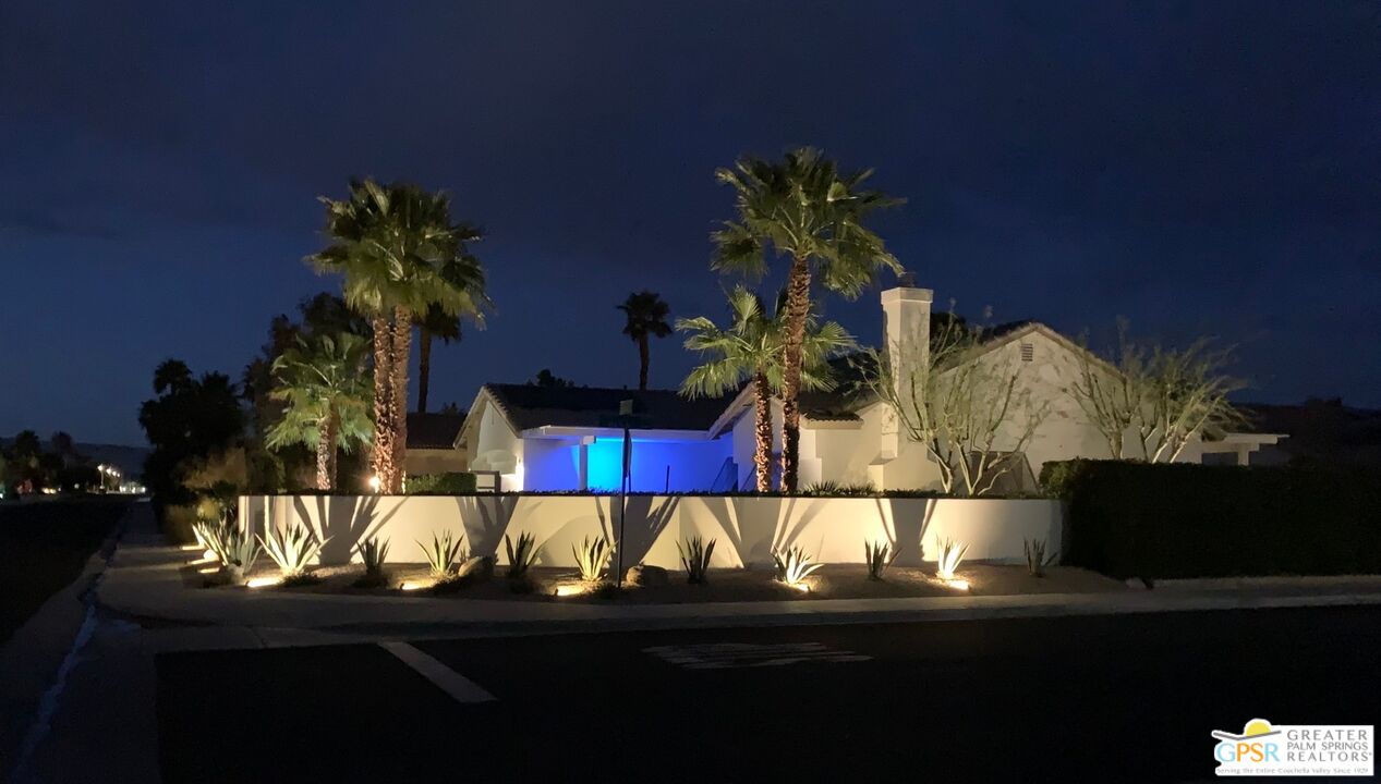 2110 N Paseo De Anza