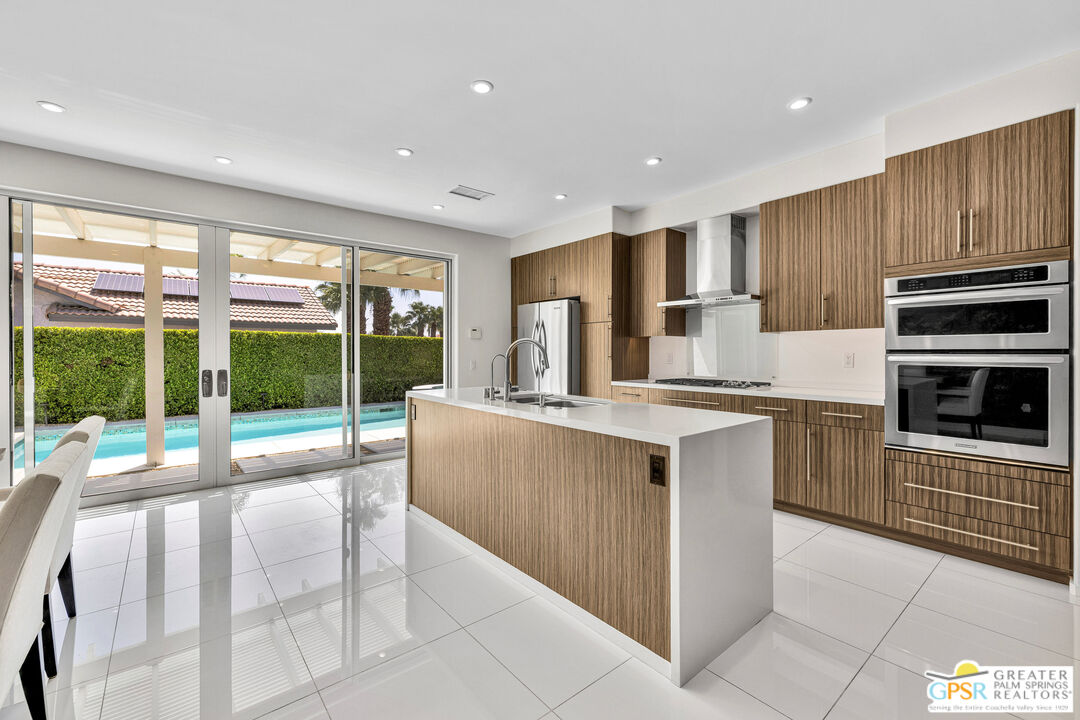 2110 N Paseo De Anza