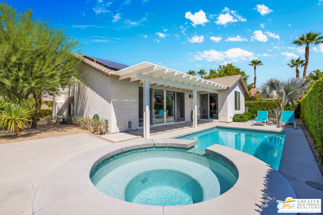 2110 N Paseo De Anza