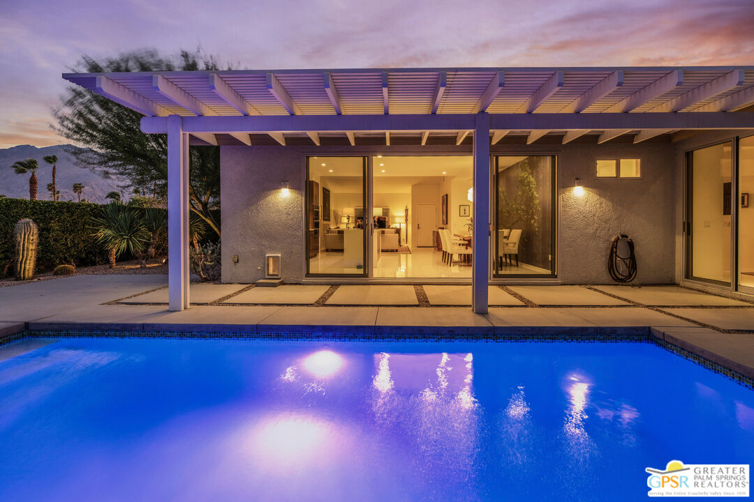 2110 N Paseo De Anza