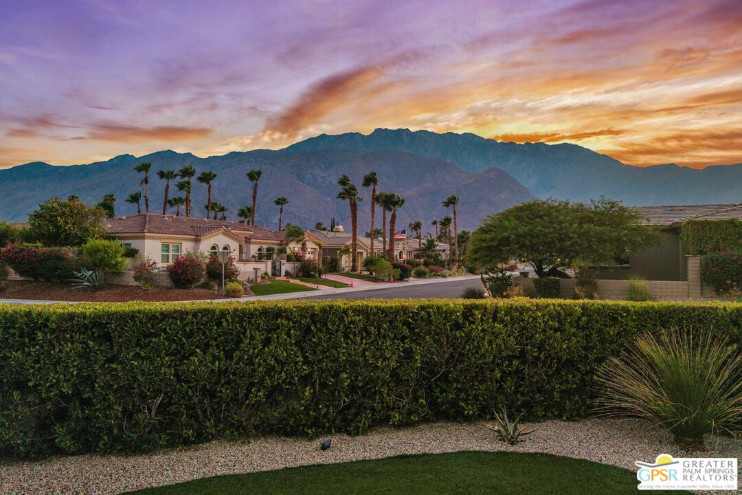 2110 N Paseo De Anza