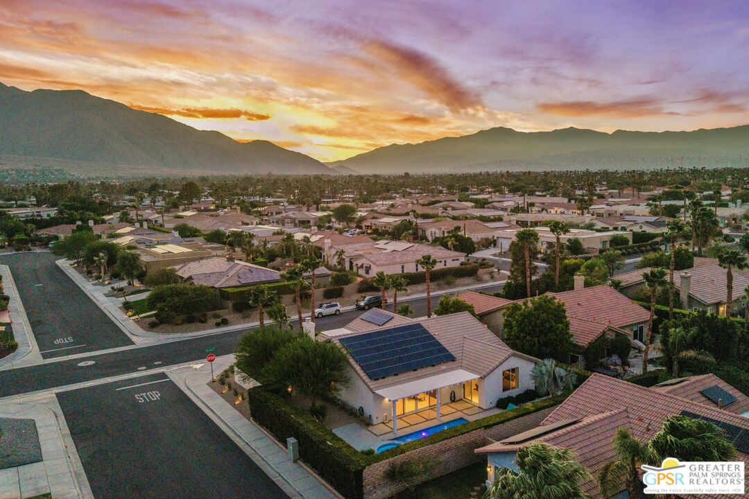2110 N Paseo De Anza