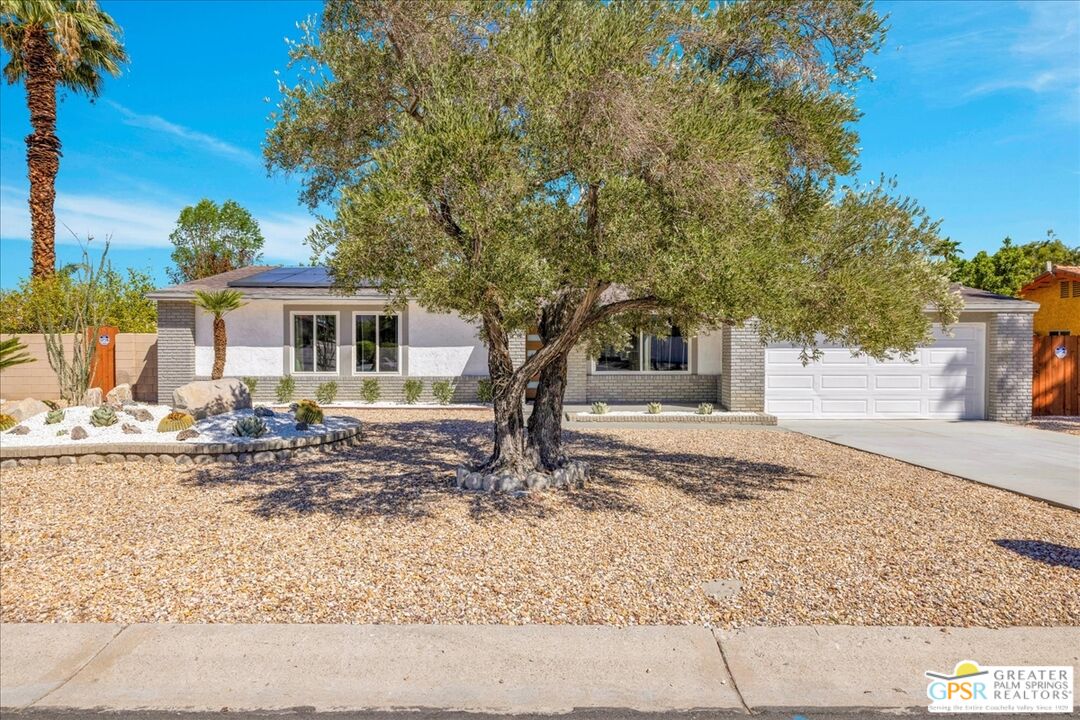 2092 N San Antonio Rd