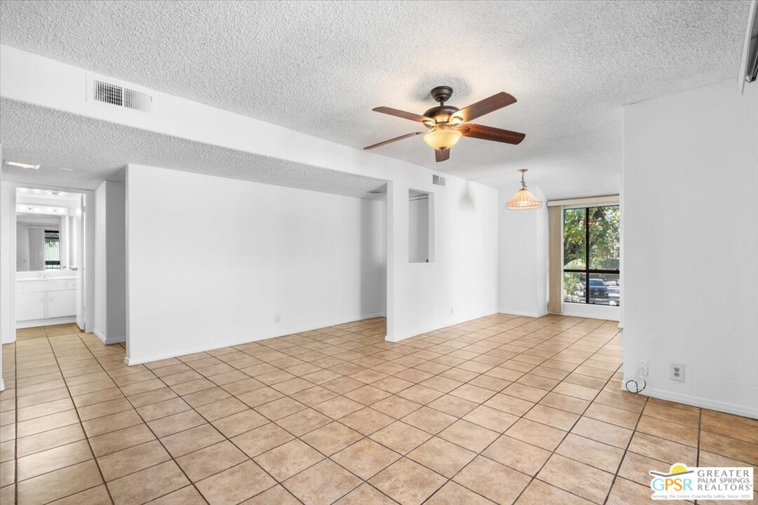 5125 E Waverly Dr Unit: B2