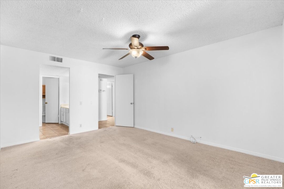 5125 E Waverly Dr Unit: B2