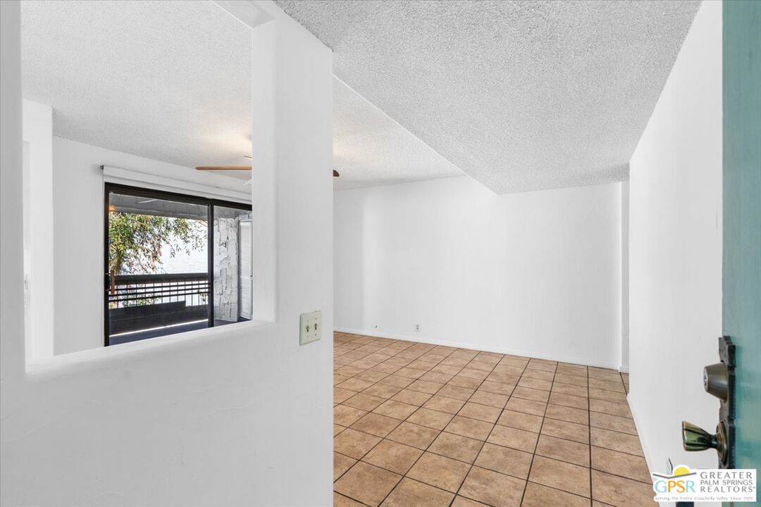 5125 E Waverly Dr Unit: B2