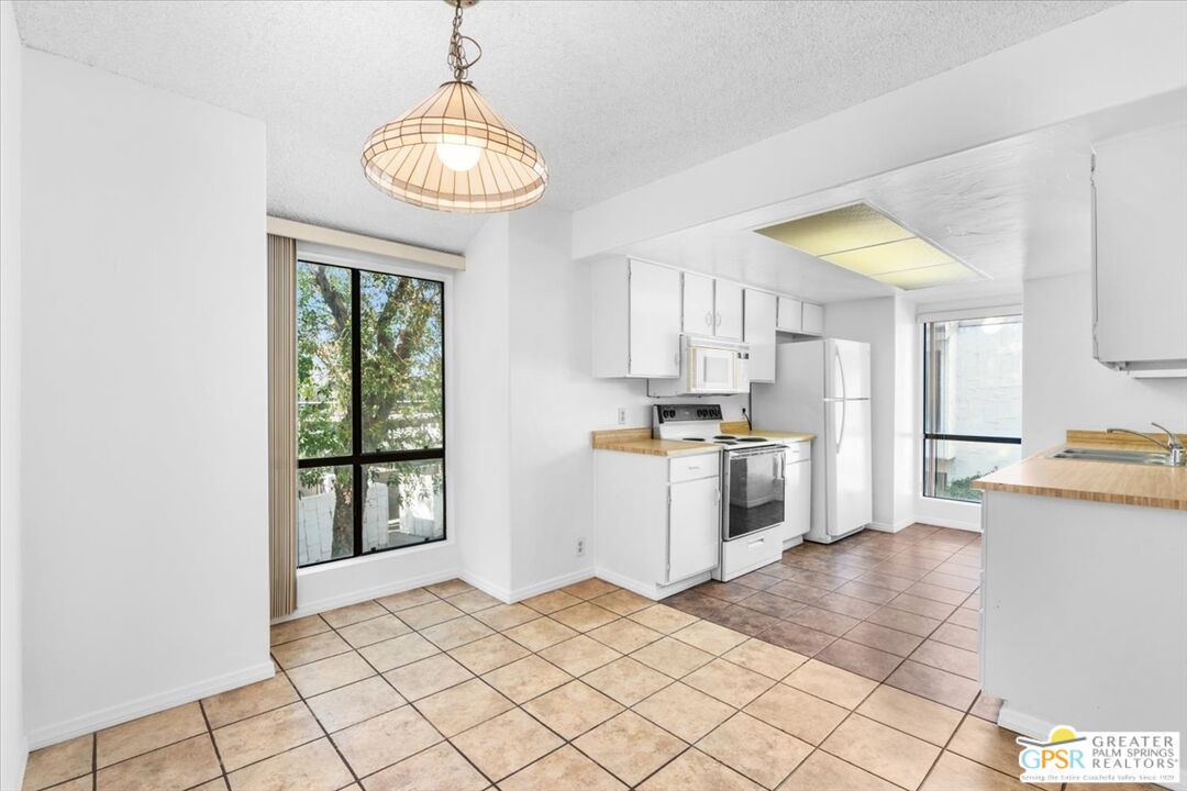 5125 E Waverly Dr Unit: B2