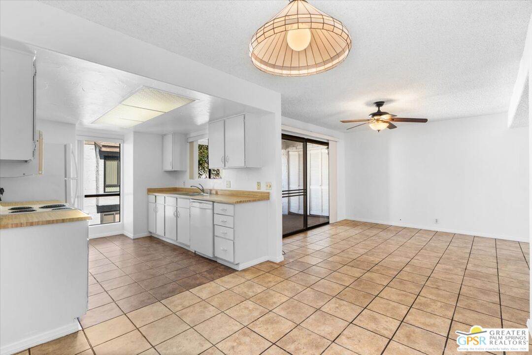 5125 E Waverly Dr Unit: B2