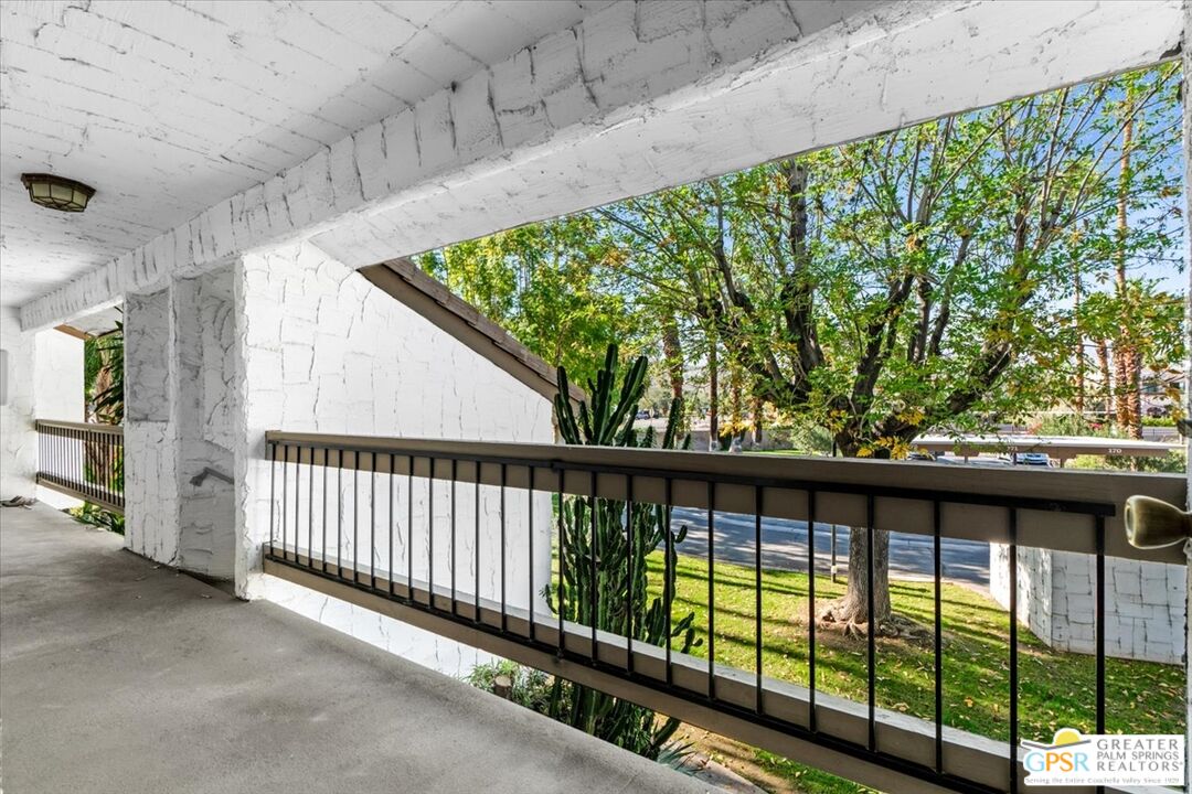 5125 E Waverly Dr Unit: B2