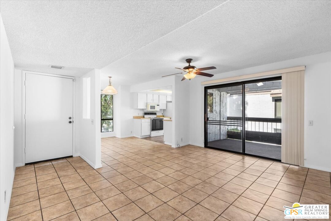 5125 E Waverly Dr Unit: B2