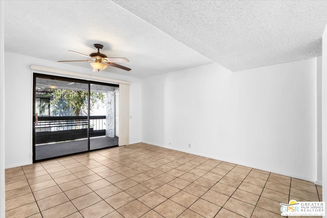 5125 E Waverly Dr Unit: B2