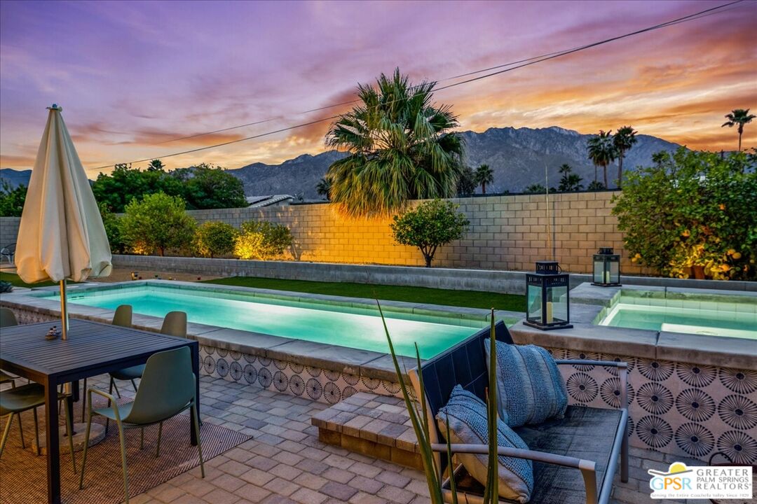 1979 N Los Alamos Rd