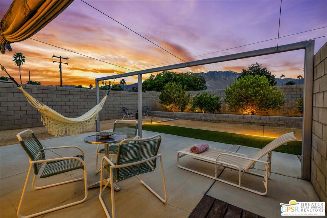 1979 N Los Alamos Rd