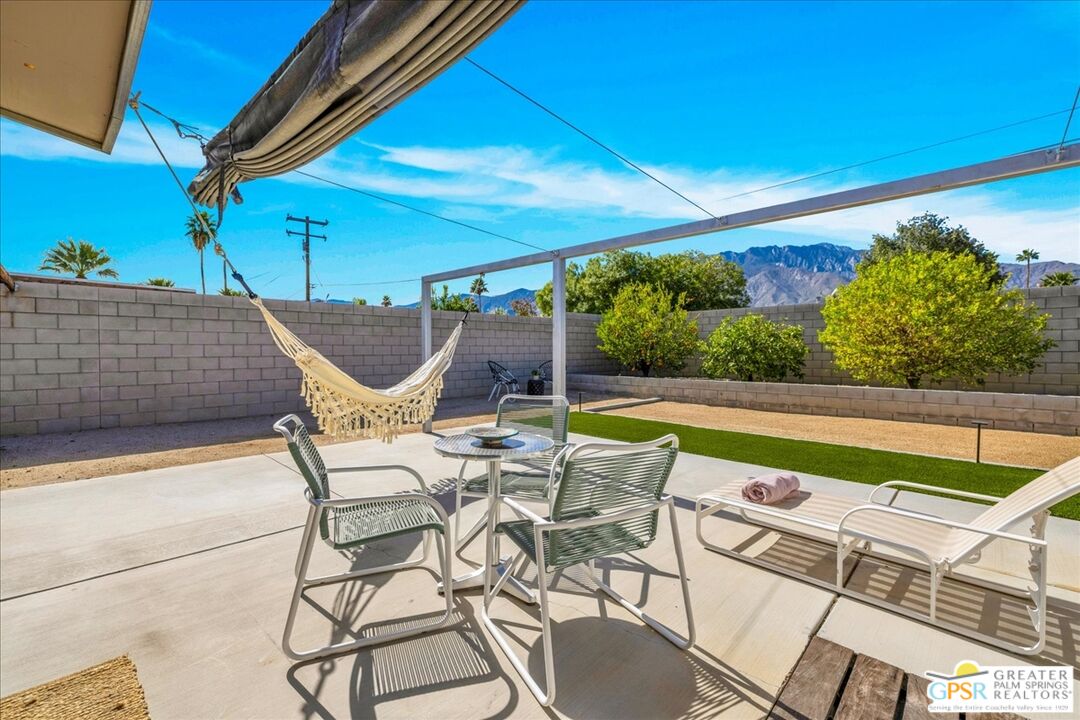 1979 N Los Alamos Rd