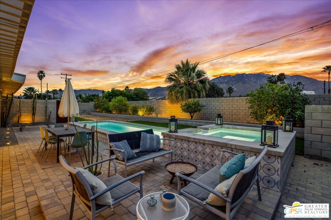 1979 N Los Alamos Rd