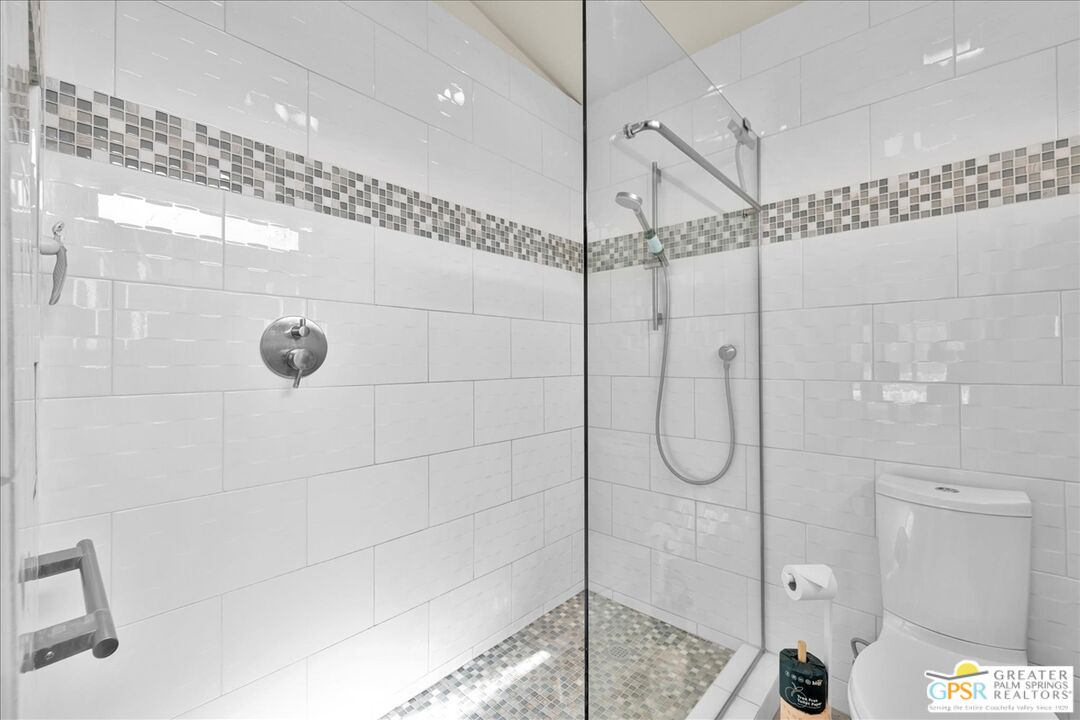 1979 N Los Alamos Rd