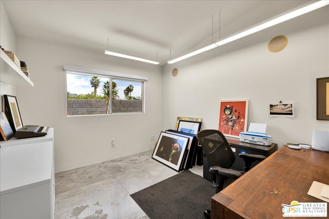 1979 N Los Alamos Rd