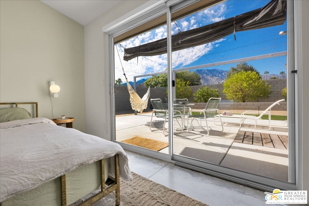 1979 N Los Alamos Rd