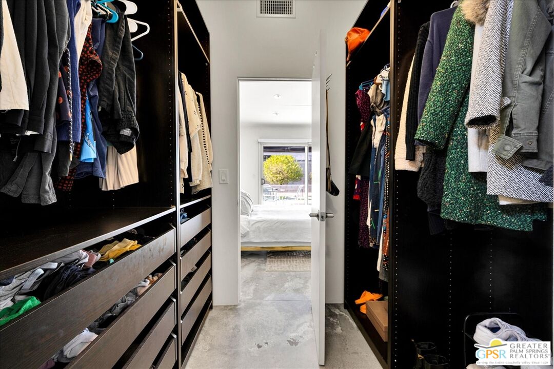 1979 N Los Alamos Rd