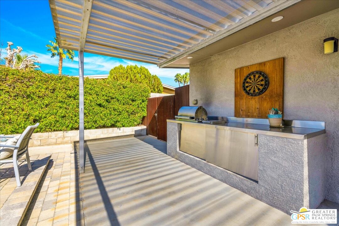 1979 N Los Alamos Rd