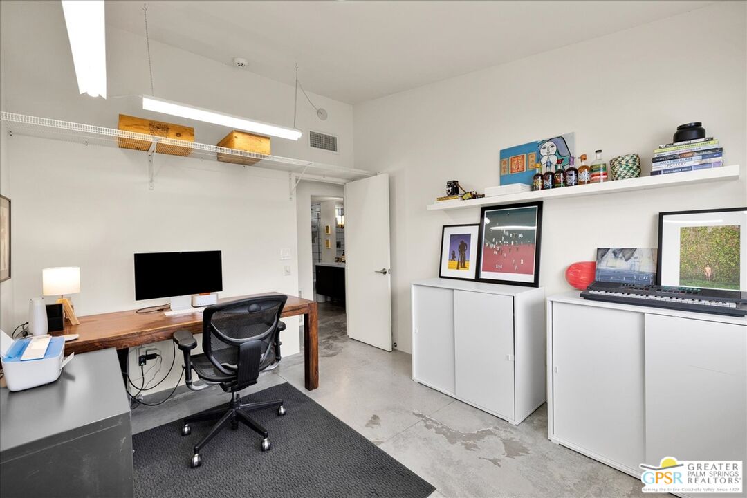 1979 N Los Alamos Rd