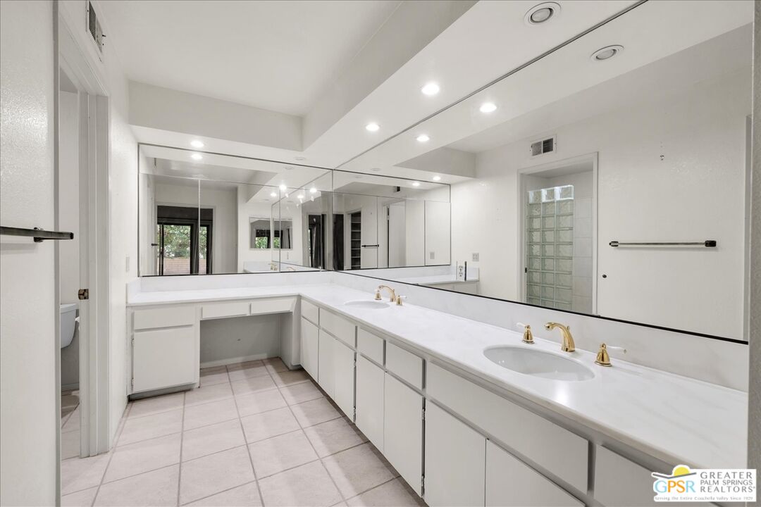 2635 N Whitewater Club Dr