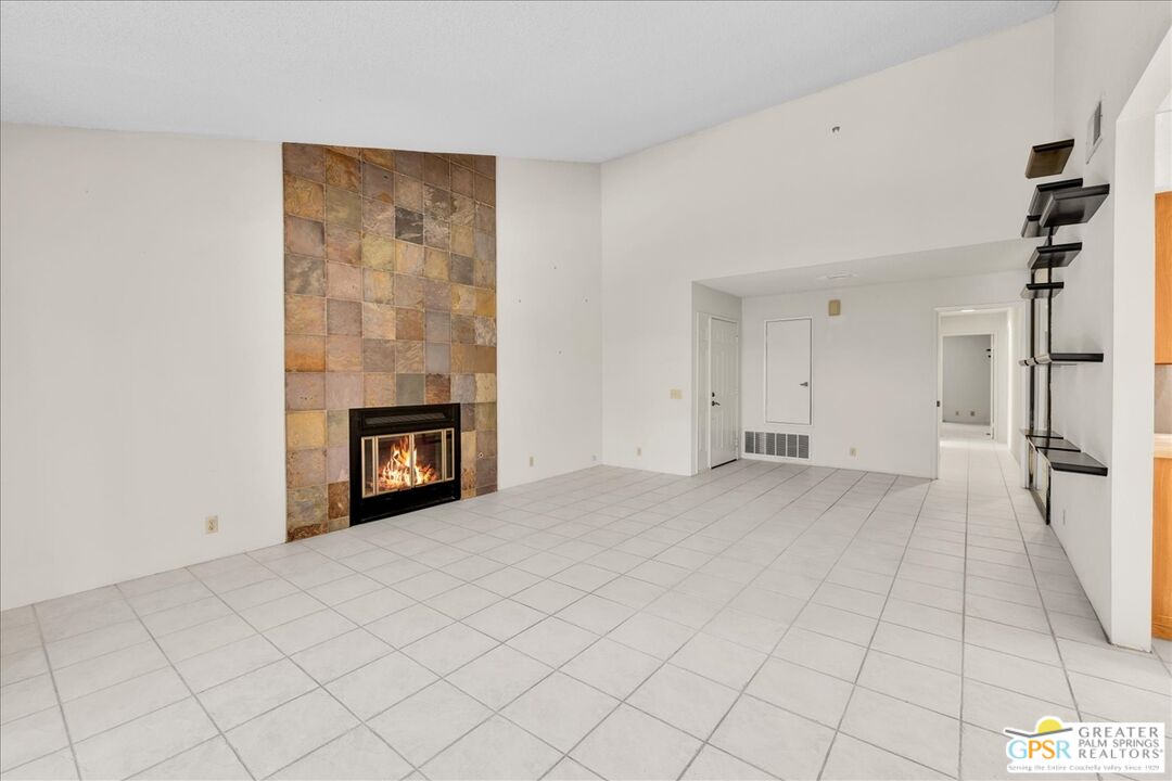 2635 N Whitewater Club Dr