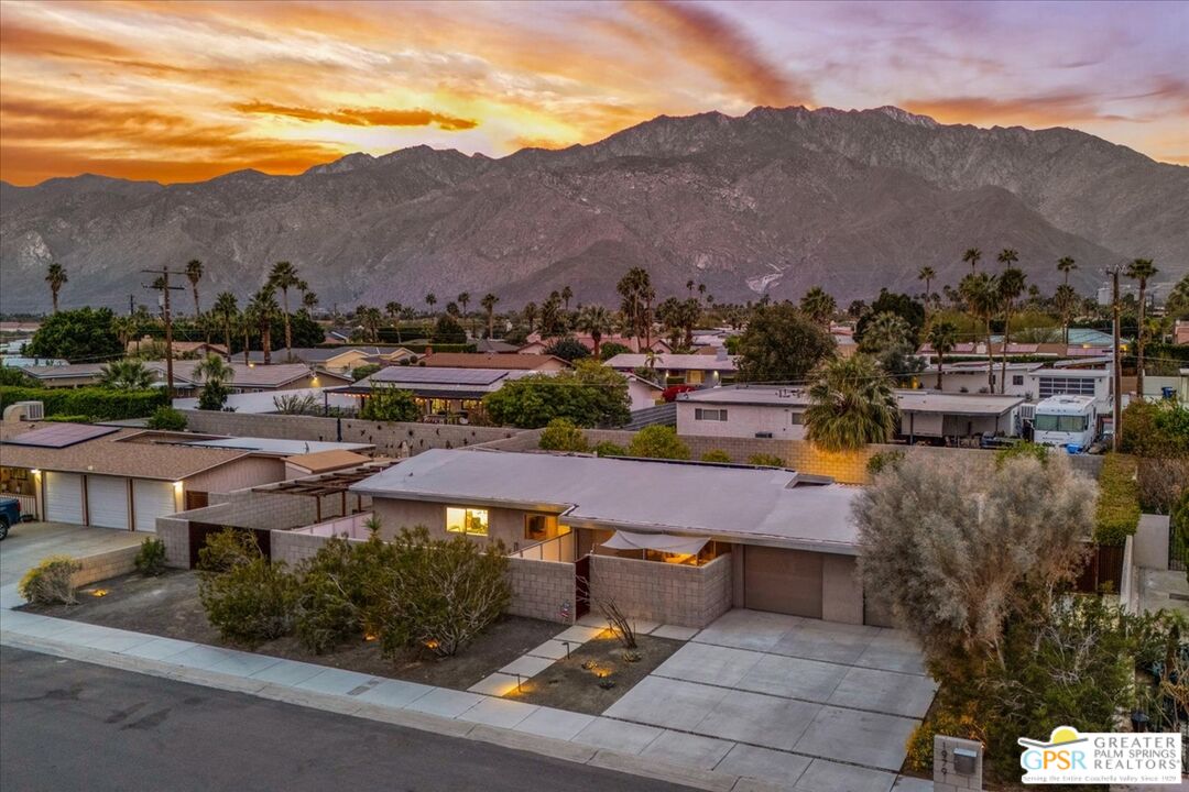 1979 N Los Alamos Rd