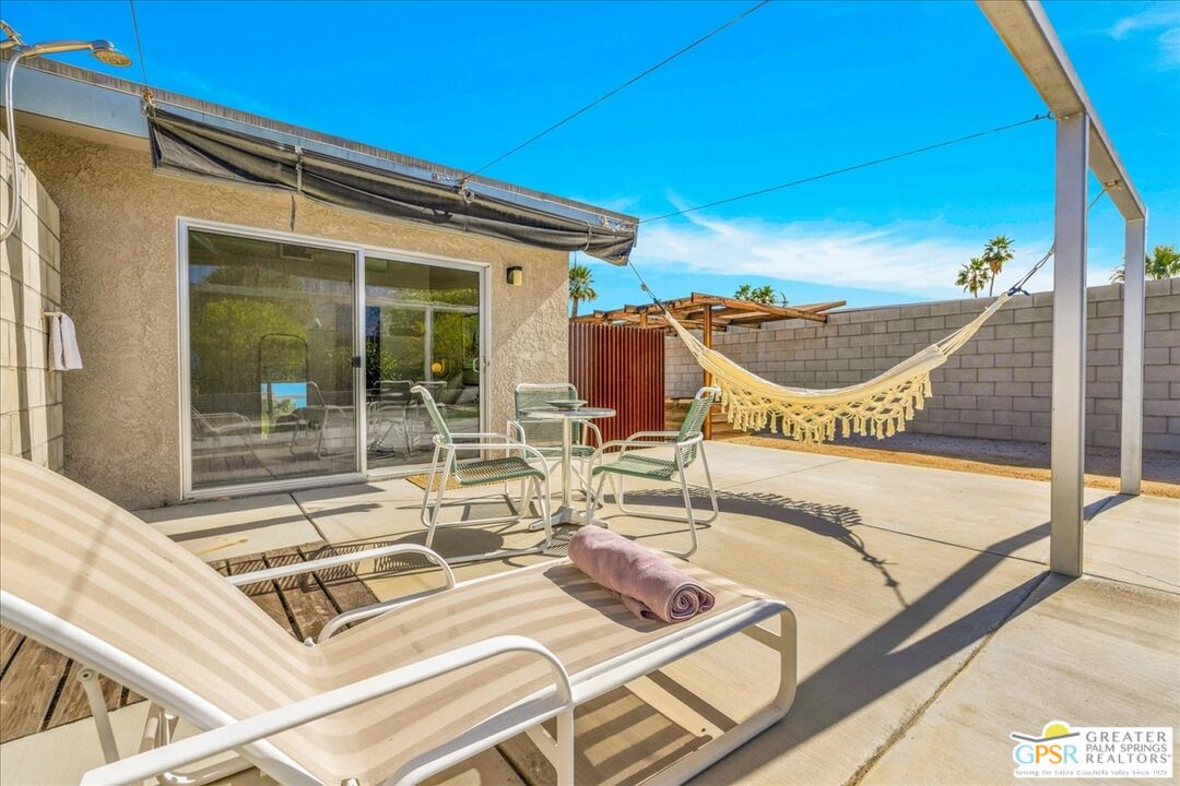 1979 N Los Alamos Rd