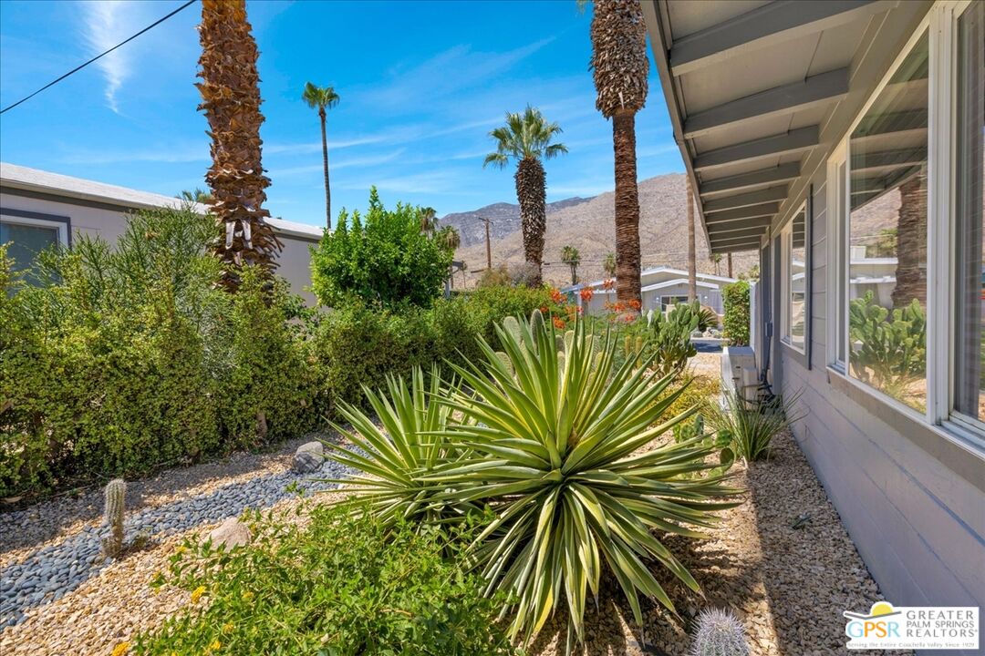 107 Caravan St