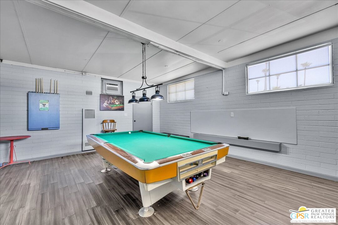 107 Caravan St