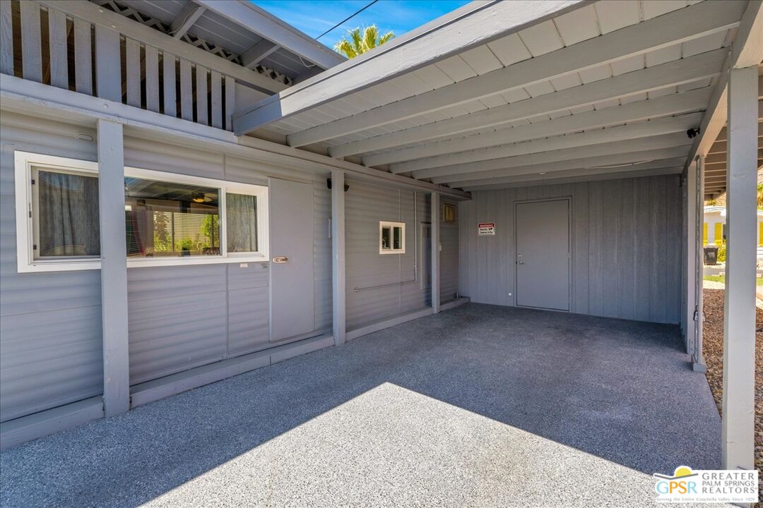 107 Caravan St