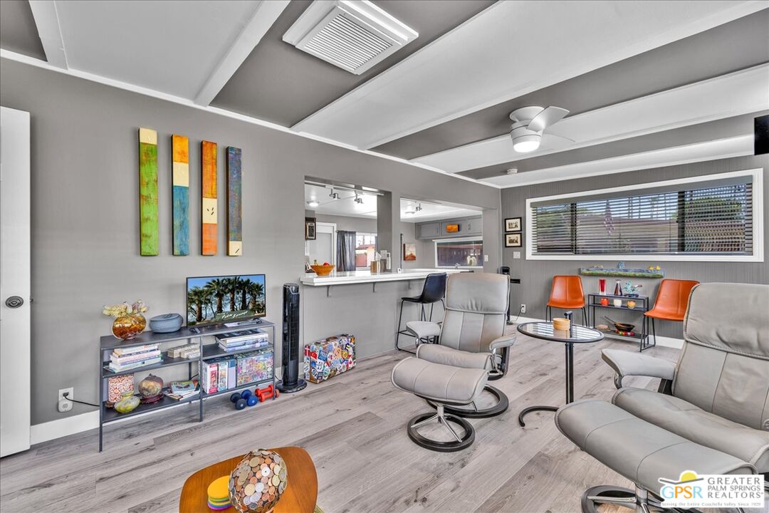 107 Caravan St
