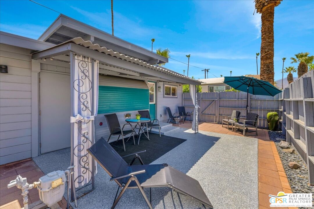 107 Caravan St