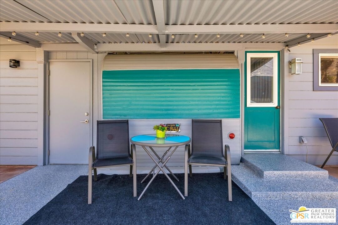 107 Caravan St