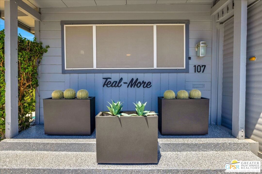107 Caravan St