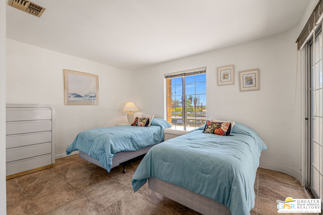 2700 E Mesquite Ave Unit: E26