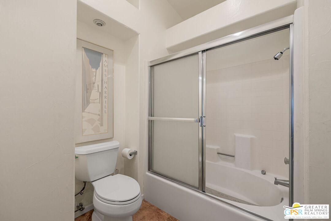 2700 E Mesquite Ave Unit: E26