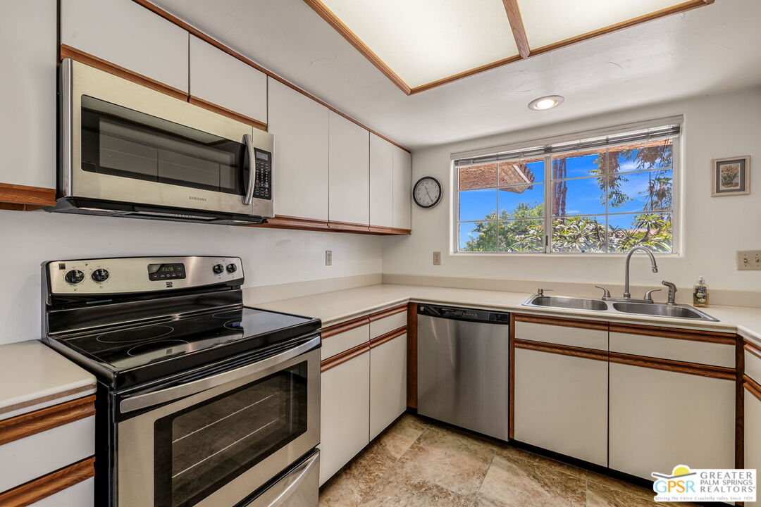 2700 E Mesquite Ave Unit: E26